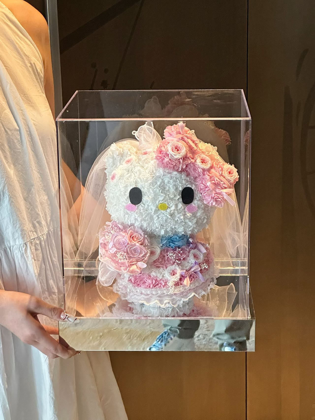 Eternal Rose Gift Box Real Flower Eternal Flower Luxury Birthday Gift Wedding Proposal Anniversary Gift Valentine's Day Gift Mother's Day Giftwedding dress Hello Kitty