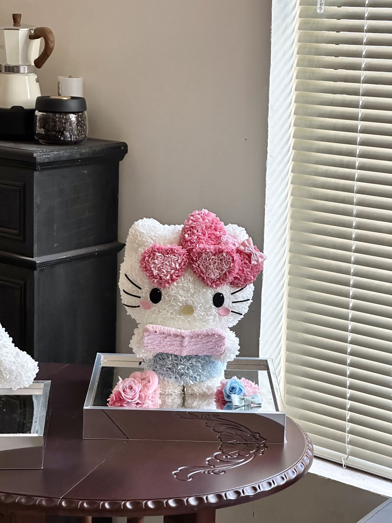 Eternal Rose Gift Box Real Flower Eternal Flower Luxury Birthday Gift Wedding Proposal Anniversary Gift Valentine's Day Gift Mother's Day GiftReading Kitty