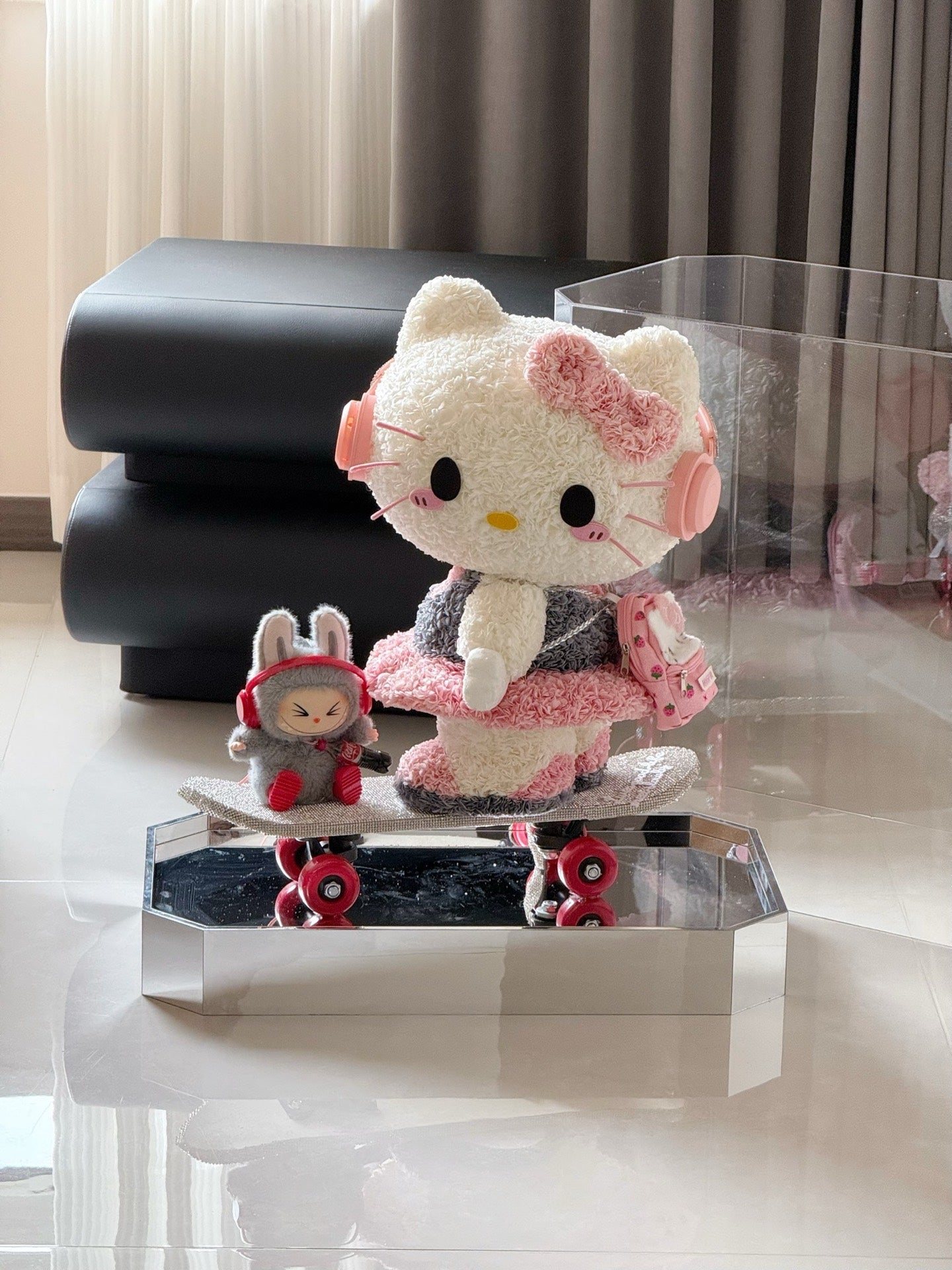 Preserved Rose Gift Box Hello Kitty Skateboarding Real Flower Preserved Flower Luxury Birthday Gift Wedding Proposal Anniversary Gift Valentine's Day Gift Mother's Day Gift Children's Day Gift