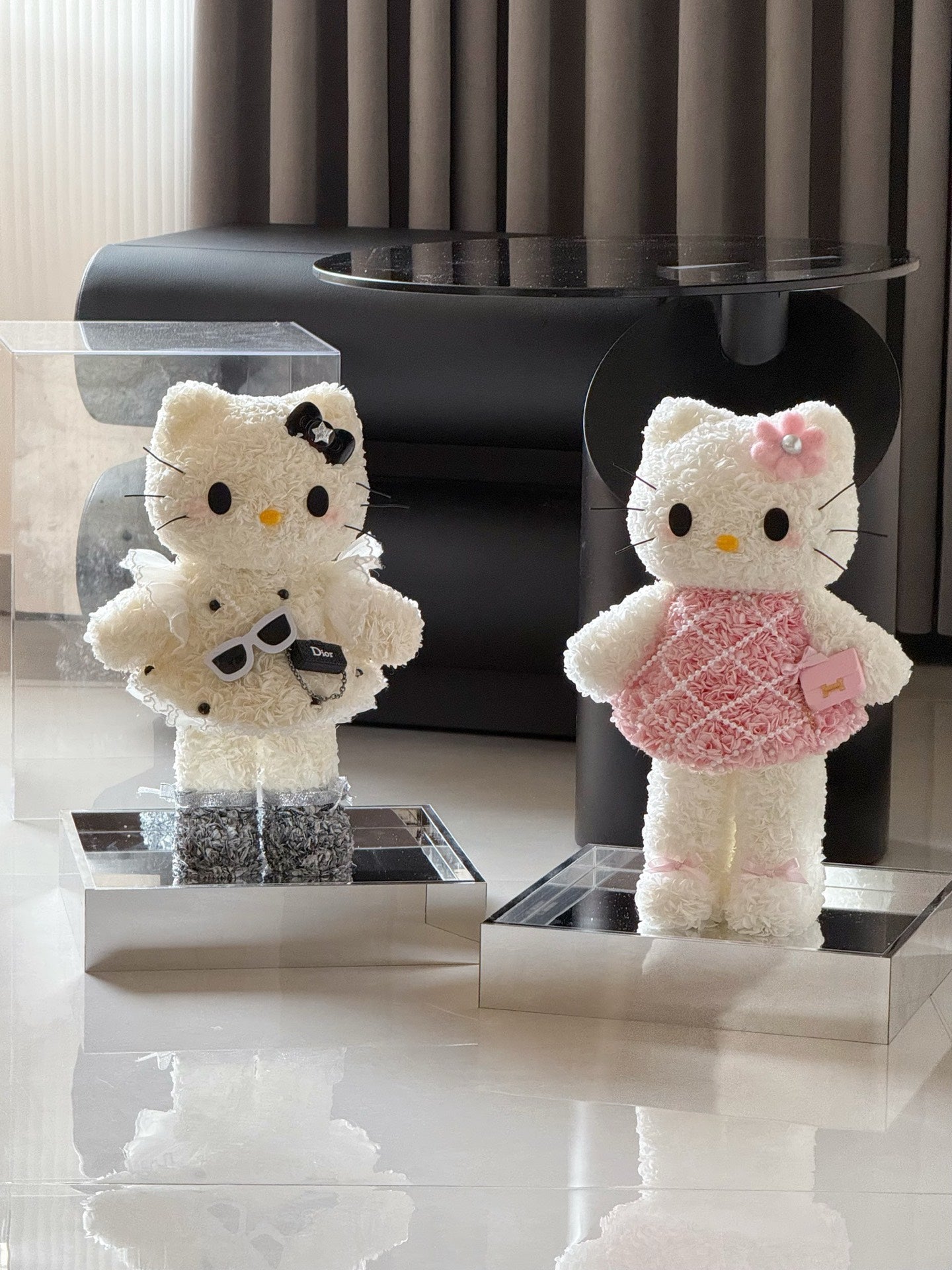 Preserved Rose Gift Box Hello Kitty Real Flower Preserved Flower Luxury Birthday Gift Wedding Proposal Anniversary Gift Valentine's Day Gift Mother's Day Gift Children's Day Gift